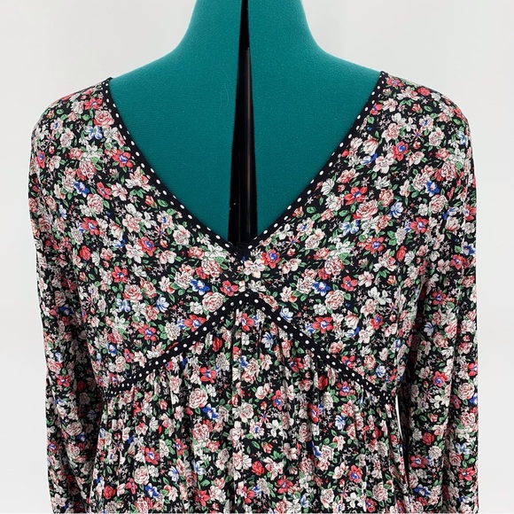 Suzanne Betro Floral Boho Style V-Neck Tunic with Polka Dot Trim, Medium - Picture 7 of 16